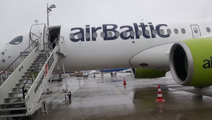 ФОТО: Из-за сбоя бортового компьютера самолет airBaltic не смог вылететь из Мюнхена в Ригу (дополнено)