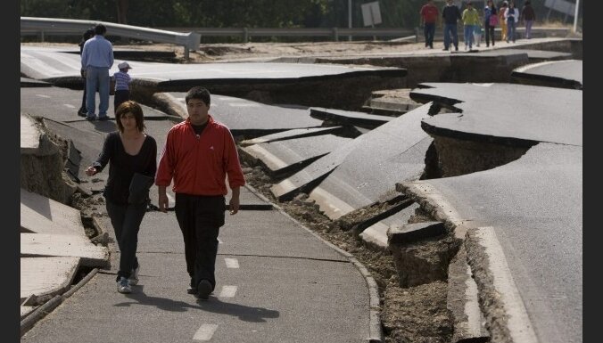 Čīles prezidente: zemestrīcē cietuši divi miljoni cilvēku