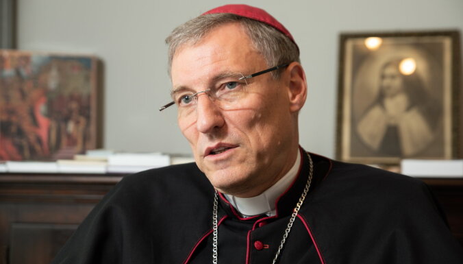 Архиепископ Станкевич: для полноценного развития ребенка необходимы родители обоих полов, состоящие в браке