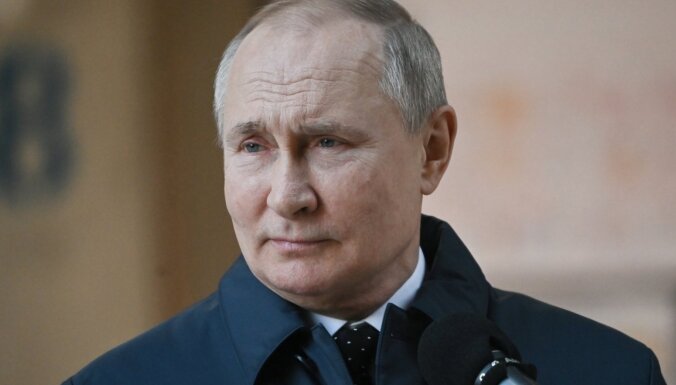 Putins vēršas pret FSB saistībā ar dienesta sniegto informāciju par Ukrainu, vēsta 'Meduza'