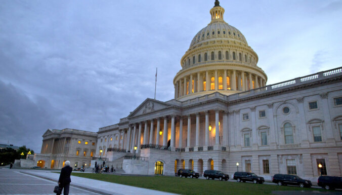 Сенат США одобрил выделение 40 миллиардов долларов в помощь Украине