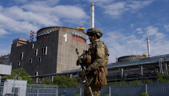 Британская разведка: РФ держит бронетранспортеры в 60 метрах от реактора Запорожской АЭС