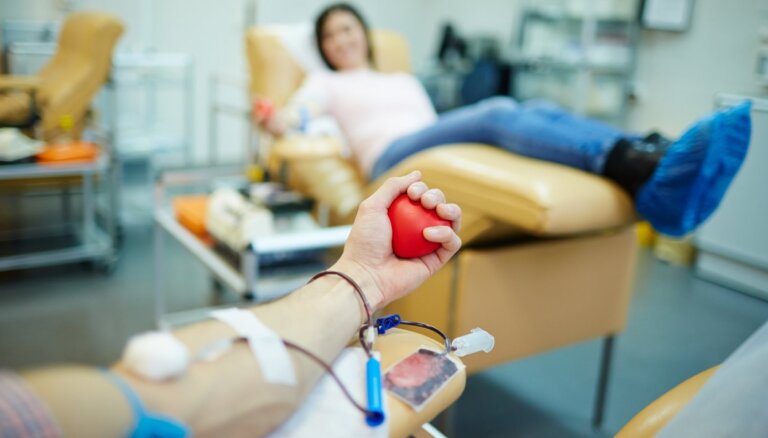 VADC aicina atsaukties cilvēkus, kam dzīvību glābusi asins pārliešana