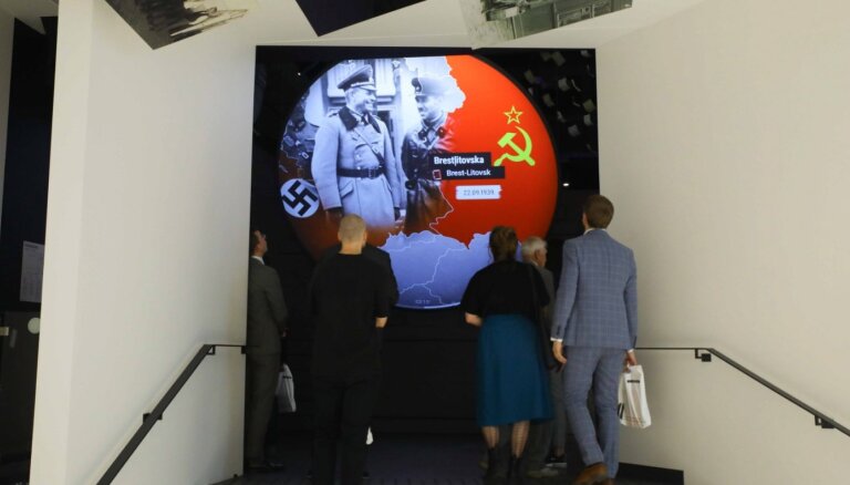 Foto: Svinīgi atklāta Latvijas Okupācijas muzeja jaunā ekspozīcija