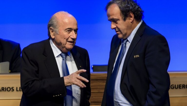 Бывших боссов ФИФА и УЕФА Зеппа Блаттера и Мишеля Платини обвинили в мошенничестве