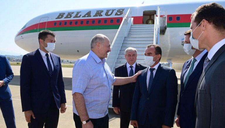 ASV piemēro sankcijas Lukašenko reaktīvajai lidmašīnai