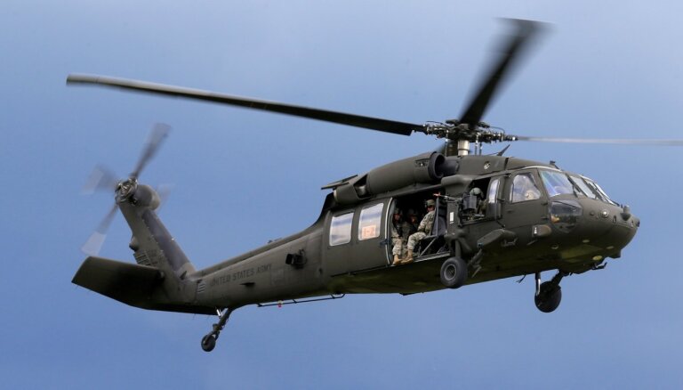 Первые два вертолета Black Hawk доставлены на авиабазу НВС в Лиелварде