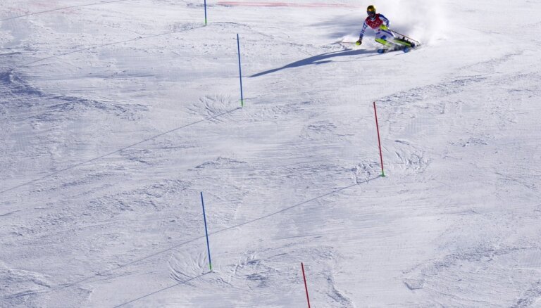 Pekinas olimpisko spēļu rezultāti kalnu slēpošanā vīriešiem slaloma disciplīnā (16.02.2022.)
