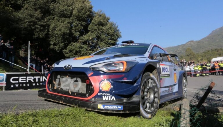 Beļģis Nevils pārliecinoši uzvar Korsikas WRC rallijā