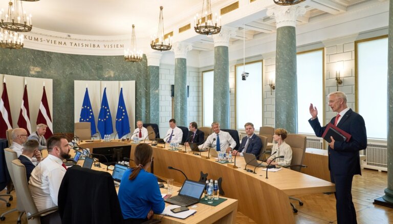 LTV: Большинство министров правительства Кариньша — 8 из 14 — не говорят публично по-русски