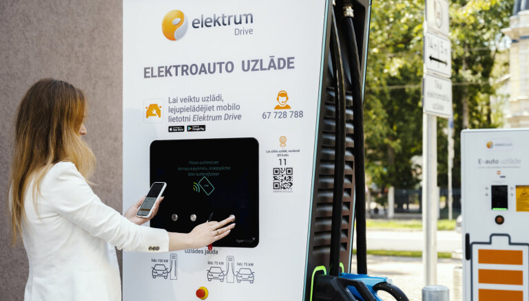 Publiskais elektroauto uzlādes tīkls Latvijā – kā to ērti lietot?