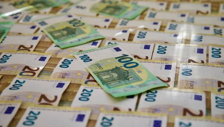 Минимальная зарплата 620 евро: комиссия Сейма концептуально поддержала решение