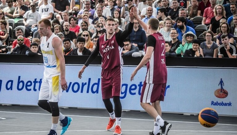 Latvijas 3x3 basketbola izlase Pasaules kausa ievadā gūst divas graujošas uzvaras