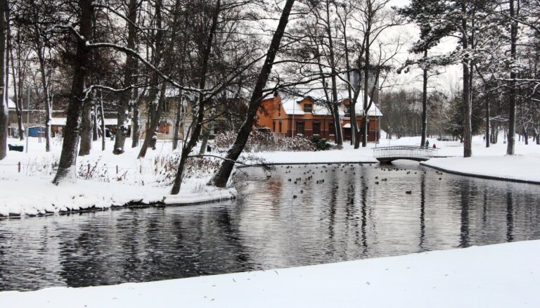 Skulptūru parks un sena muiža: pastaiga pa gleznainajiem Mārupītes krastiem