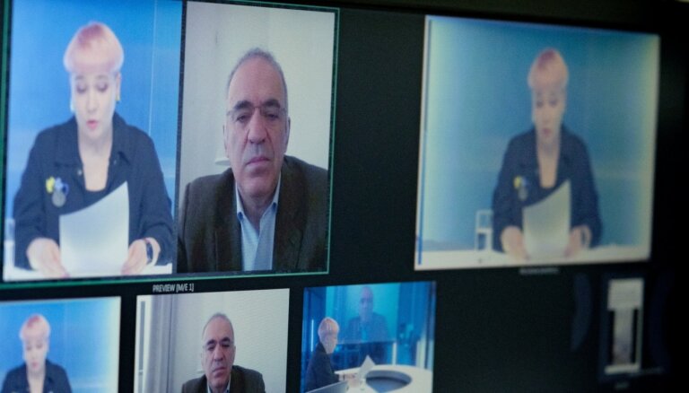 Kasparovs: kamēr Putins ir Kremlī, miera nebūs