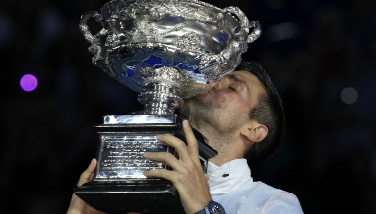 Dominējošais Džokovičs desmito reizi triumfē 'Australian Open'