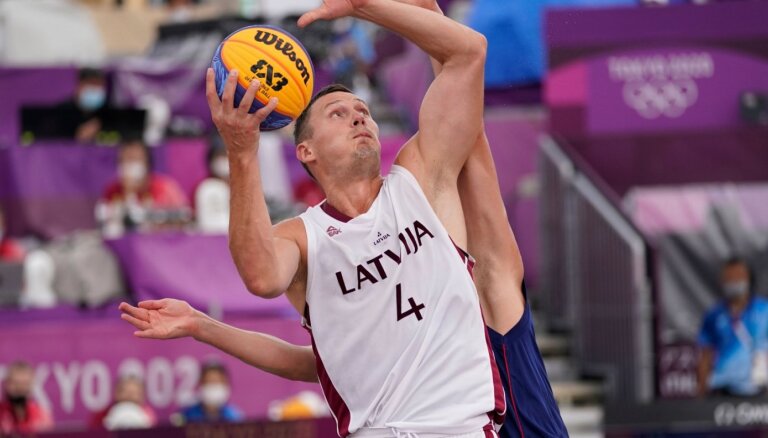Latvijas 3x3 basketbolisti finālā zaudē serbiem un kļūst par Eiropas vicečempioniem