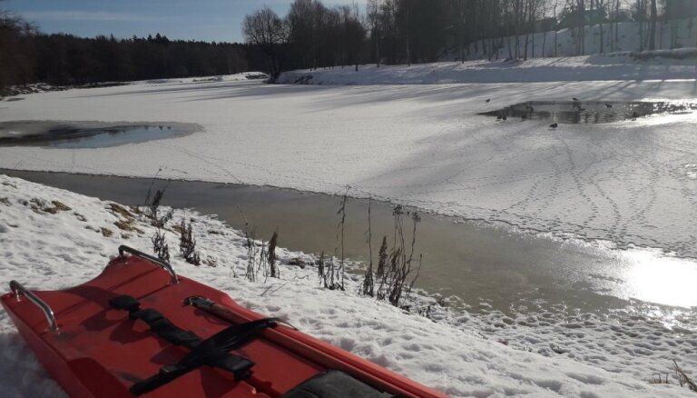 Во вторник в водоемах Латвии утонули два человека