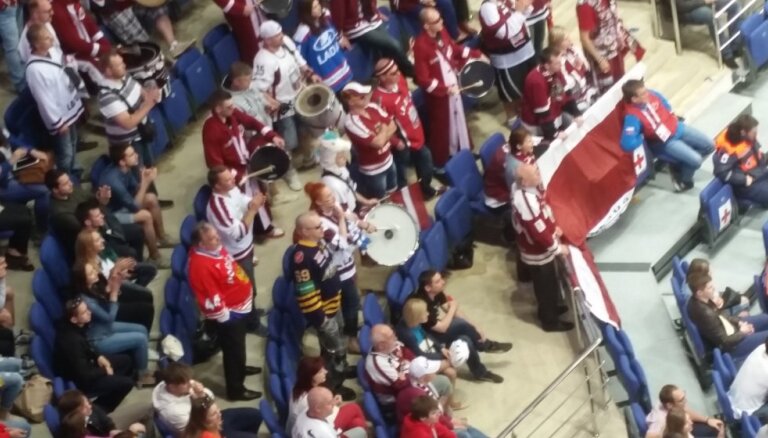 ФОТО: Как "зажигают" латвийские фаны на чемпионате мира в Москве