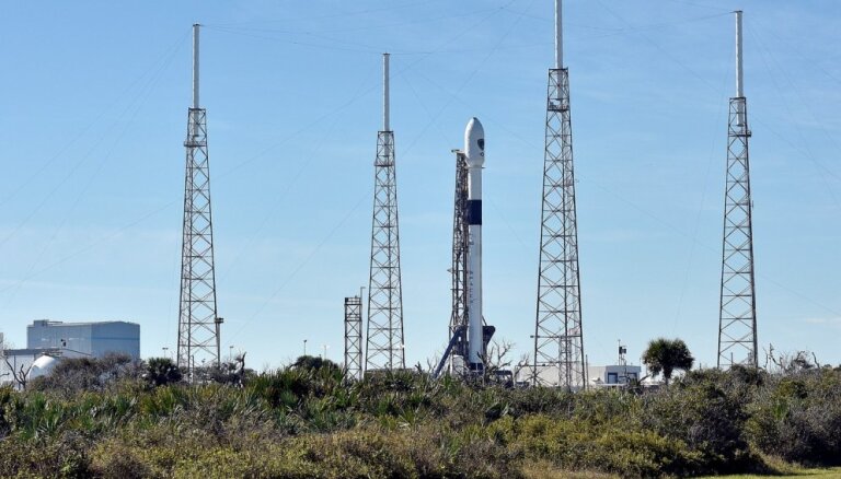 Bezosa kompānija zaudē tiesā pret NASA par 'SpaceX' līgumu cilvēku nogādāšanai uz Mēnesi