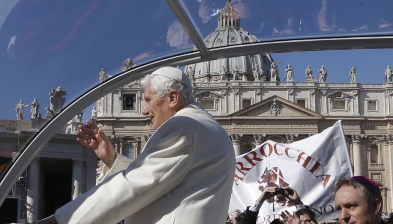 Ziņojums: bijušais pāvests Benedikts XVI nav reaģējis saistībā ar vardarbību pret bērniem