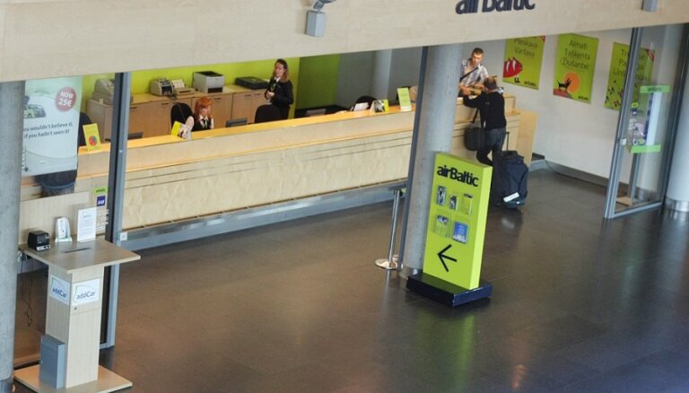 'airBaltic' ievieš maksu par reģistrēšanos lidojumiem lidostā
