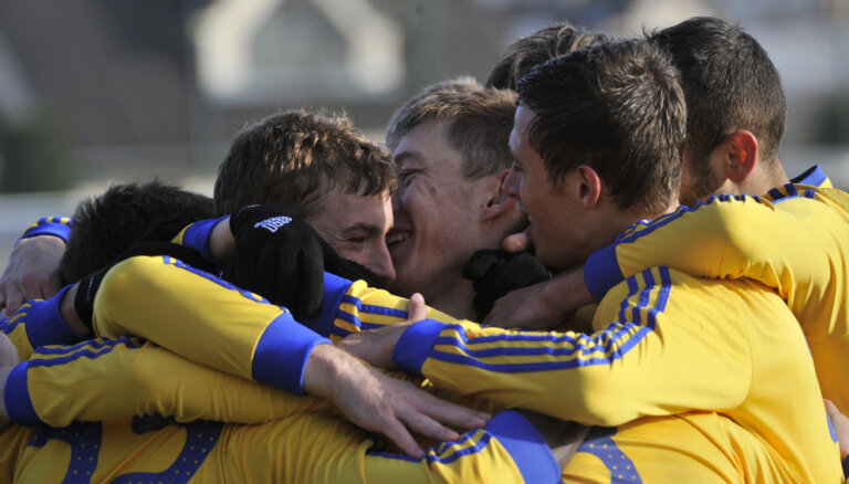 Čempione 'Ventspils' ļoti grūtā futbola virslīgas spēlē pieveic 'Gulbeni'