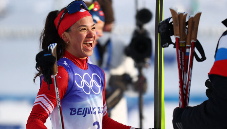 Медальный зачет Игр за 12 февраля: россиянка Степанова — самая молодая чемпионка в истории лыжных гонок