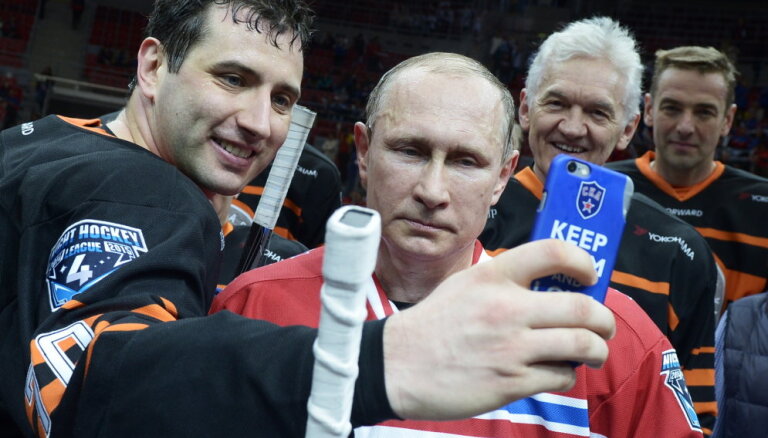 Путин в составе "Звезд НХЛ" забросил восемь шайб