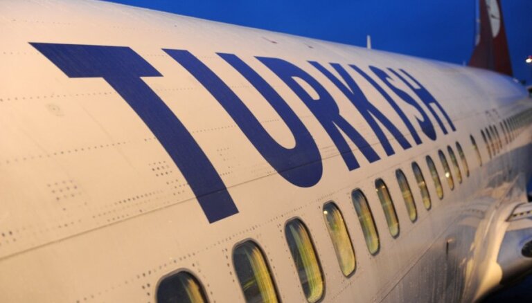 Летевший в Москву из Стамбула самолет по техническим причинам совершил посадку в Вильнюсе