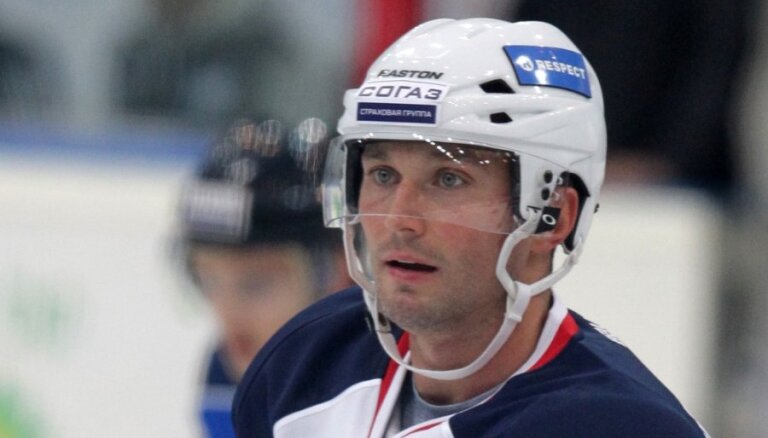 Slovākijas izlasei Sočos nepalīdzēs NHL kluba 'Islanders' aizsargs Višņovskis