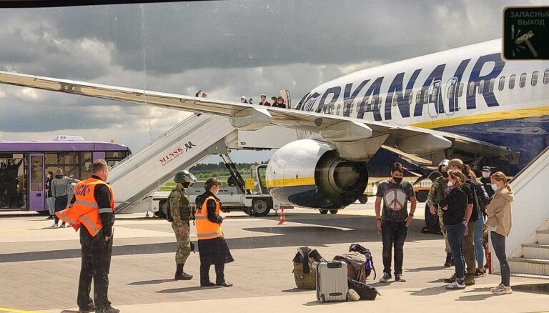 Rinkēvičs: 'Ryanair' reisā, kas nosēdināts Minskā, ir Latvijas valstspiederīgie