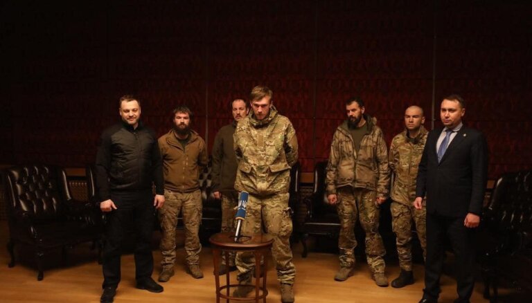 "Освободили фашистов, а у нас устроили мобилизацию". Как "патриоты" отреагировали на обмен бойцов "Азова" на кума Путина