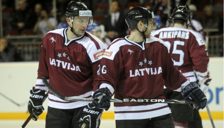 В равной борьбе хоккеисты Латвии уступили России
