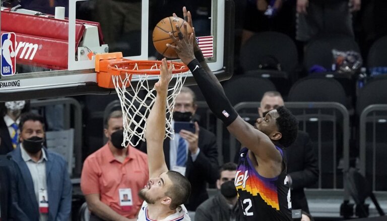 'Suns' nonāk vienas uzvaras attālumā no NBA fināla