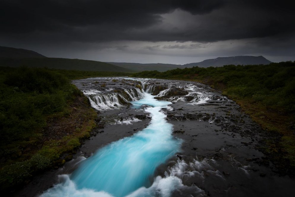 Satriecoši Islandes kadri no franču fotogrāfa