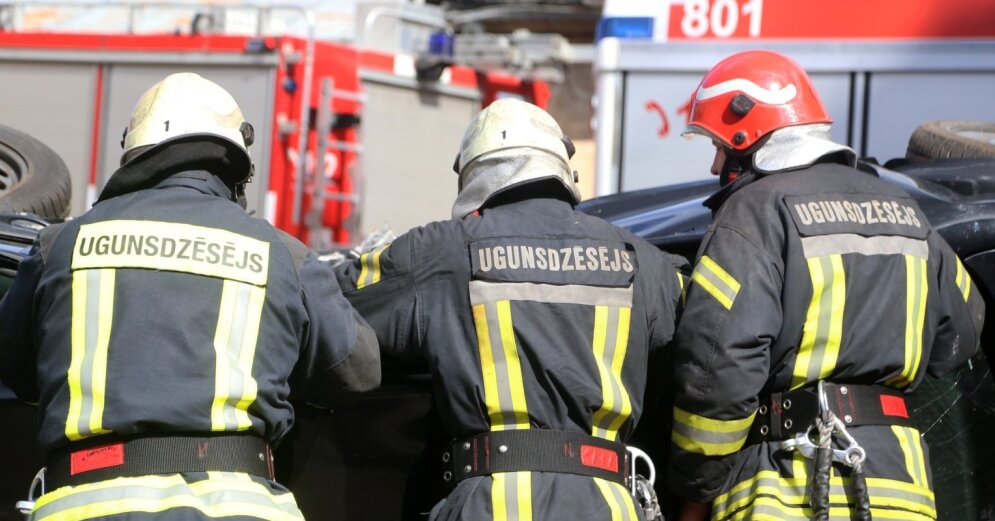 02.12.2022 19:33 Пожар в Риге на улице Даугавпилс локализован; из дома спасли 12 человек, пятеро госпитализированы