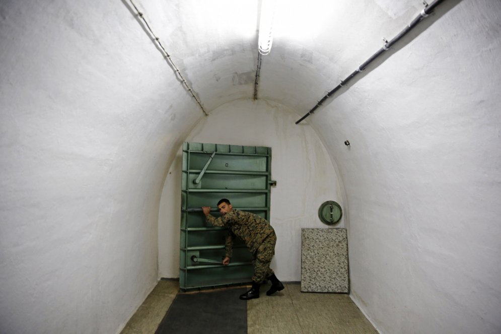 Ieskats bijušā Dienvidslāvijas līdera slepenajā bunkurā 290 metru dziļumā