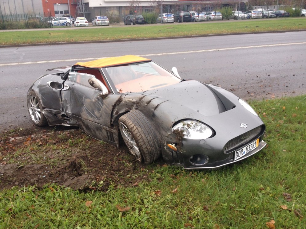 Богатые тоже бьются: шесть латвийских аварий с участием машин дороже 80 тысяч евро